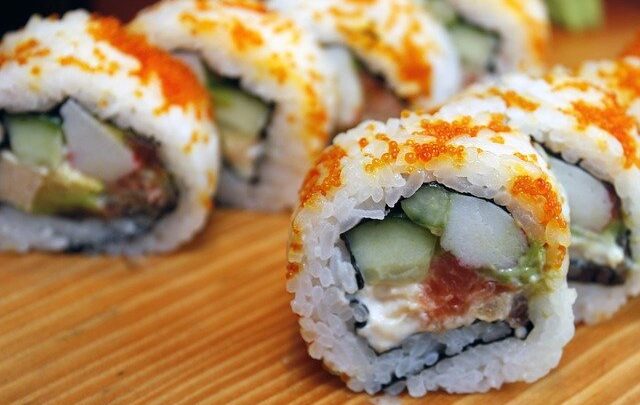 Z jakim napojem powinieneś połączyć jedzenie sushi?